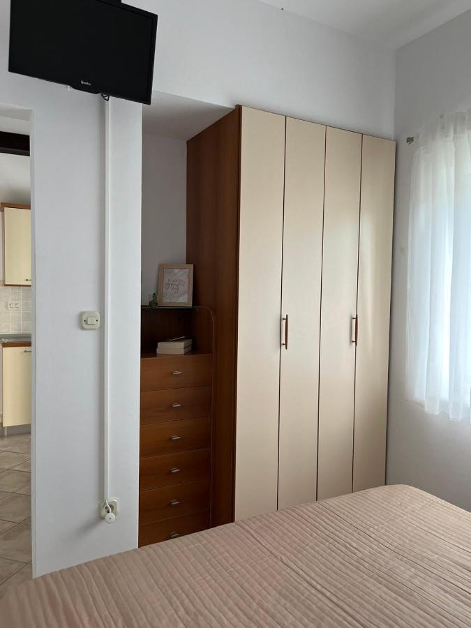 Apartments Marinovic Brzac Bagian luar foto